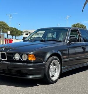 1989 BMW 7 Serisi E32 Detaylı 3D Baskı Ölçek Modeli STL